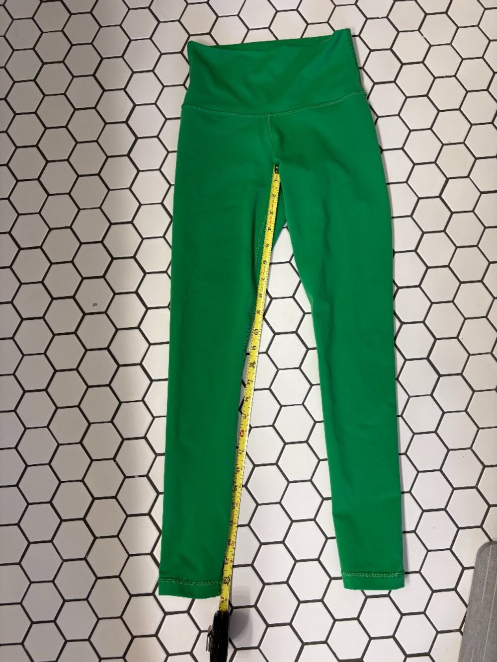 Aritzia TNA High Rise Leggings Bright Green Size XS